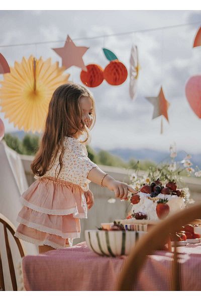 Kirazkids Fusta de muselina de culoare roz cu volane si detaliu guipur pentru fete