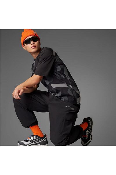 adidas Ανδρικό μαύρο φούτερ Cargo Pants Jf3715