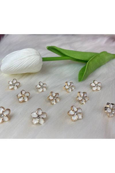 BRAVE TEKSTİL ÜRÜNLERİ White Floral Button (18 Size)11Mm-10 Pieces