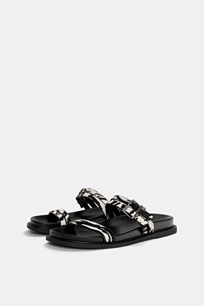 Pull & Bear Flat leather animal print sandals