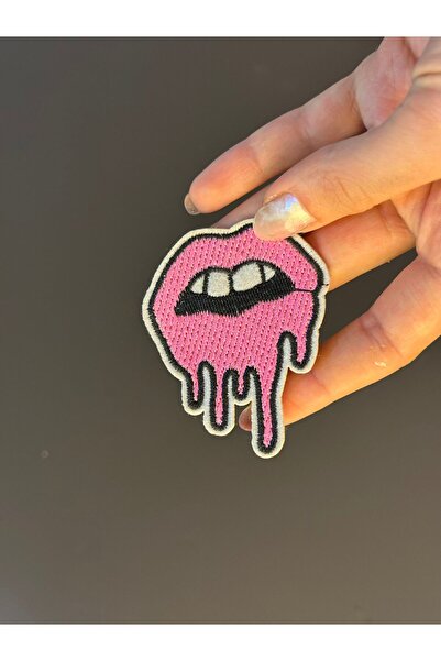 Gönülden Tasarım APLICAȚIE DE CUSUT PE BUZE ROZ PEȚĂȚĂ 6X5 CM