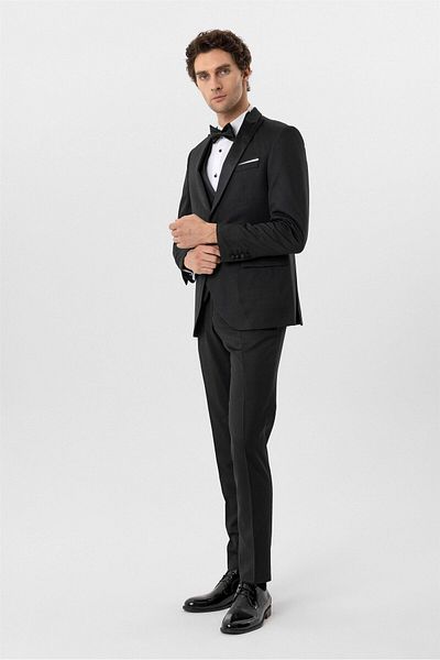 SÜVARİ Black Slim Fit Dobby Pointed Collar 6 Drop Tuxedo & Groom Suit