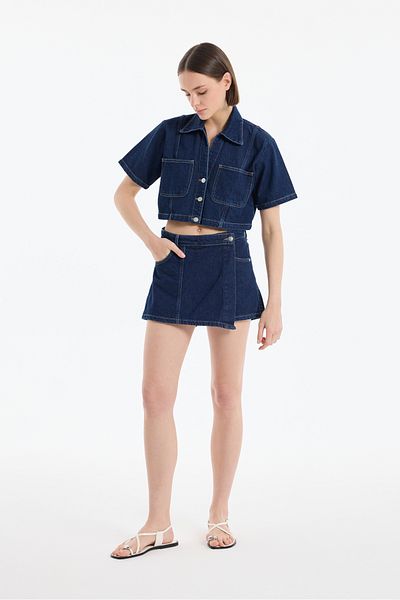 Quzu Fusta scurtă din denim cu nasturi în față, albastră