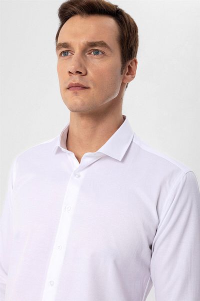 SÜVARİ Ανδρικό πουκάμισο Cavalry Slim Fit με μικροσκοπικό σχέδιο που αναπνέει και απομακρύνει τον ιδρώτα