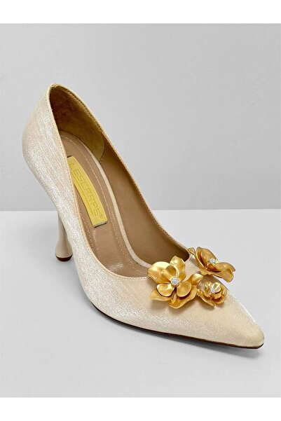 lescarpe 1015 BEJ SİMLİ SATEN ÇİÇEK ROSE TOKA DETAYLI GÜMÜŞ TAŞ STİLETTO TOPU...