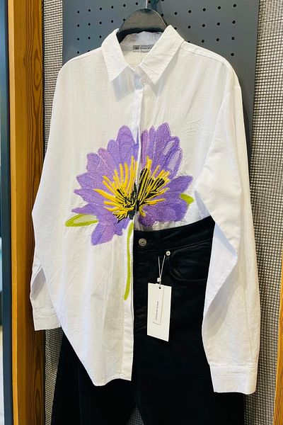 FEMELLE Cămașă supradimensionată din bumbac 100% brodat cu broderie florală cu nasturi ascunși