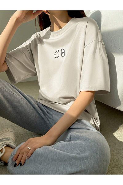 DAXİS Sportwear Company Tricou cu decolteu cu imprimeu Little Penguins pentru femei