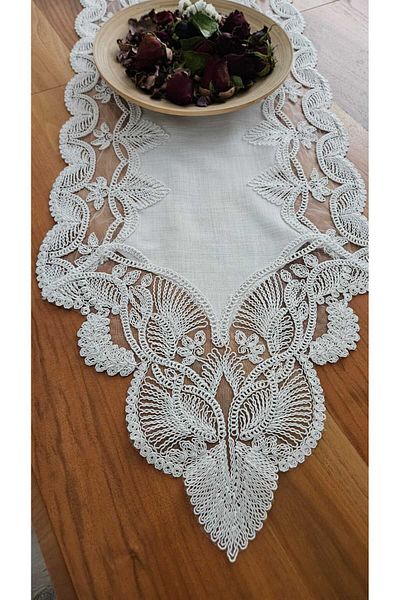 ZESA HOME French Lace Linen Gardeya Luxury Runner