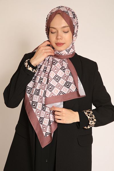 Dia Vela Akel Geometric Patterned Soft Shawl