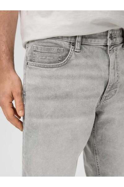 s.Oliver Men's mid-rise denim shorts with regular fit, Grey