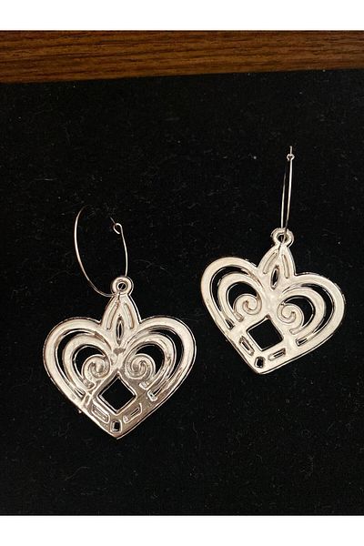 canan dizayn Wrought Iron Heart Nickel Acrylic Earrings Style