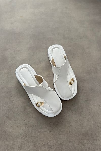 SHOEBELLAS Mendan White Gold Buckle Detailed Women's Sandals