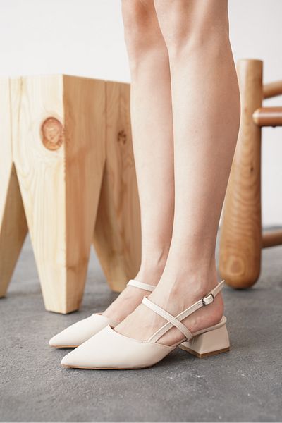 Lizzu Women's Design Helmet Open Back Low Heeled Shoes Emoi Beige Skin