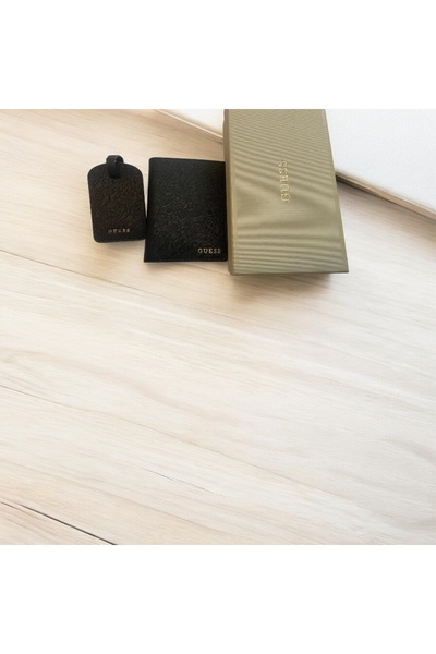 Guess Hediyelik Pasaport Cüzdanı ve Bagaj Etiketi