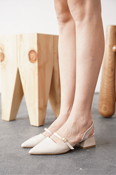 Lizzu حذاء نسائي مفتوح من الخلف بكعب قصير وقبعة واحدة من جلد ألفا بيج اللامع