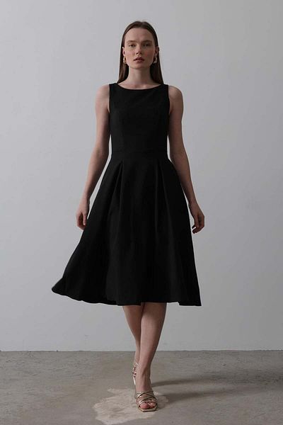 Melike Bakar Boutique Sleeveless Midi Dress with Pocket Detail