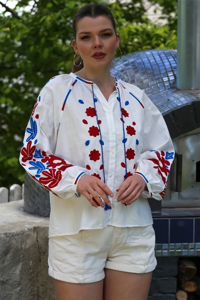 Chiccy Ecru Round Neck Balloon Sleeve Button Embroidered Casual Woven Blouse 60 55