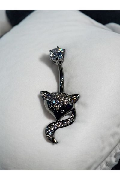 Takayrum Steel Wolf Detailed Navel Piercing