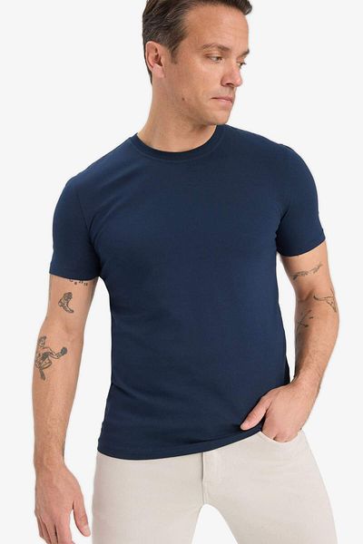 DeFacto Slim Fit Slim Fit Crew Neck Εύκαμπτο ύφασμα κοντομάνικο μπλουζάκι E2635ax25sm