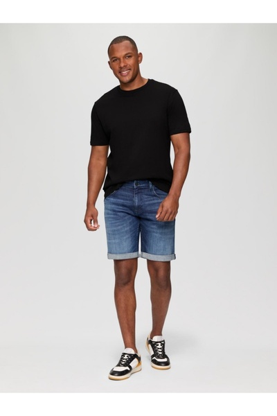 QS by s.Oliver Men's T-shirt with scoop neck and regular fit, QS by s.Oliver