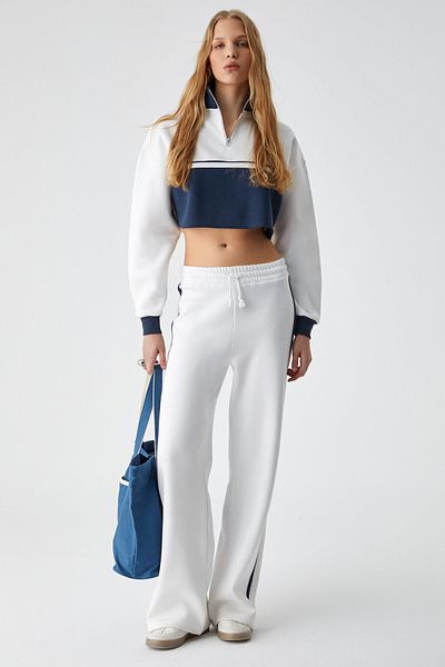 GRIMELANGE Krussen Women's Oversize Zipper Long Sleeve 3 Thread Short White Sweatshirt