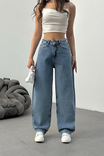 BİKELİFE Hellblaue, locker sitzende, bequeme Baggy-Jeanshose mit weitem Bein für Damen