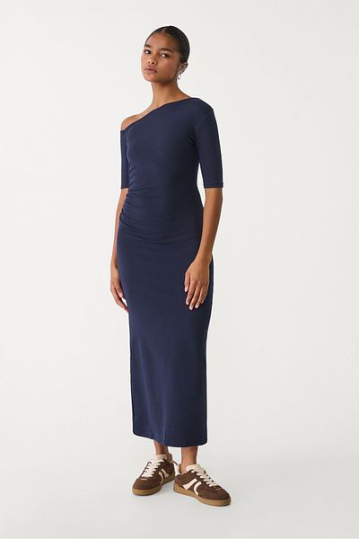 Stradivarius Long dress with an asymmetric neckline ADHA
