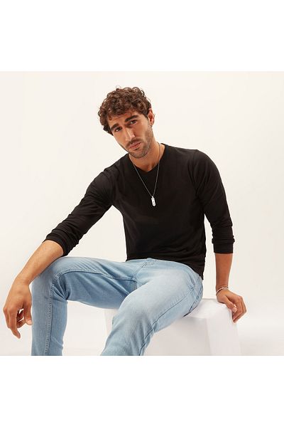 FAV Slim Fit T-shirt with Crew Neck and Long Sleeves