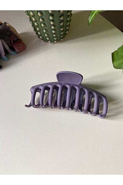 New Obsessions Trend Large Latch Buckle