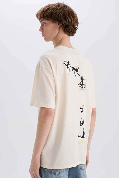 DeFacto Rick and Morty Ekru Erkek T-Shirt E3267AX/ER137