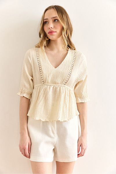 Olalook Women's Stone Guipure Detailed V-Neck Elastic Waist Blouse Blz-19003007