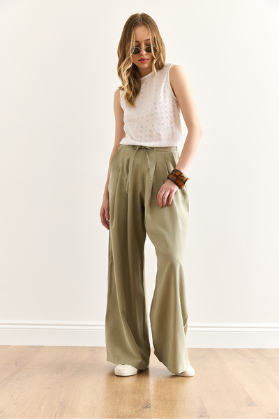 Olalook Kadın Haki Cepli Pliseli Dökümlü Bol Paça Pantolon PNT-19000349