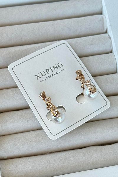 TAKIŞTIR أقراط Xupıng VIP من الفولاذ مع تفاصيل لؤلؤية ذهبية اللون
