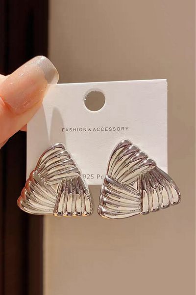 ARTEMİSİA Women's Triangle Straw Model Earrings