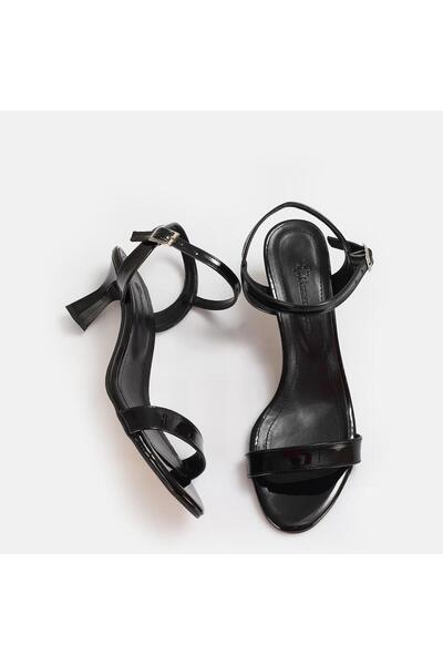 37Numara BÜYÜK NUMARA KADIN TOPUKLU TEK BANT SANDALET 41-42-43-44-SİYAH
