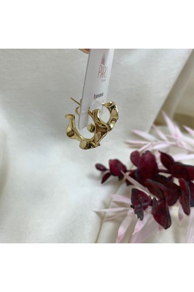 Piaro Collection Ruffle Model Nail Earrings