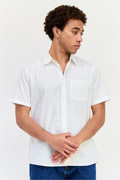 GAP Men Standard Fit Short Sleeve Solid Casual Shirt, White