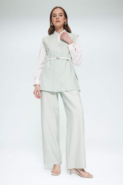 DeFacto V-Neck Belted Twill Hijab Classic Vest F1371Ax25Sm