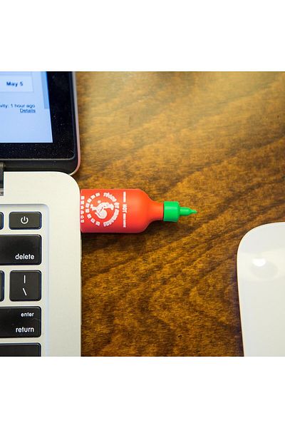 Srıracha Turn3 Creative Sriracha 8GB USB Flash Drive
