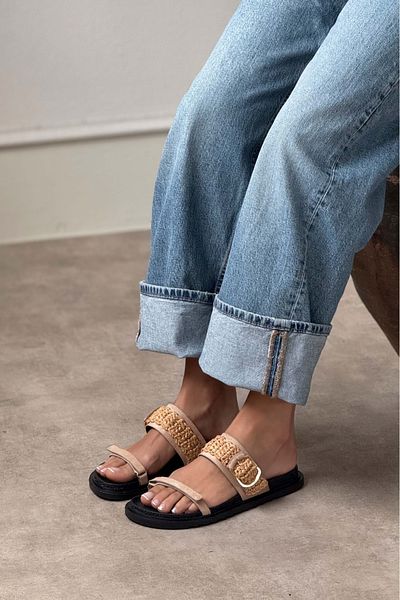 NİŞANTAŞI SHOES شبشب نسائي من Joke Camel من جلد الغزال بإبزيم محبوك ونعل مسطح