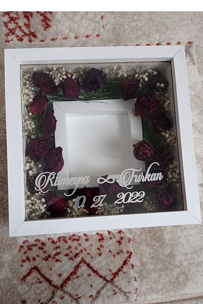 Verda Çerçeve Κορνίζα μνήμης 25x25 εκ. με τμήμα φωτογραφιών - Κορνίζα μνήμης με βάθος 6 εκ. - Δώρο Όνομα και Ημερομηνία