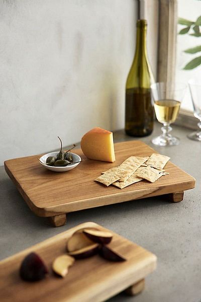 inwood Wooden 3-Legged Service Presentation Plate