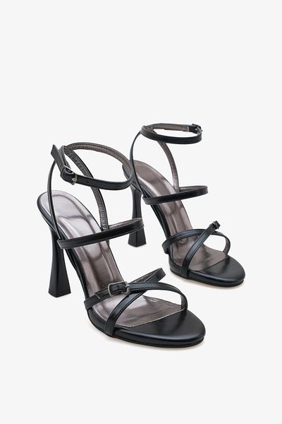 LOJO Women's Strappy Belt Buckle Heeled Shoes Yansey Black