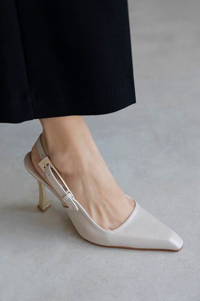 STRASWANS Kendra Women's Heeled Wrinkled Leather Shoes Beige
