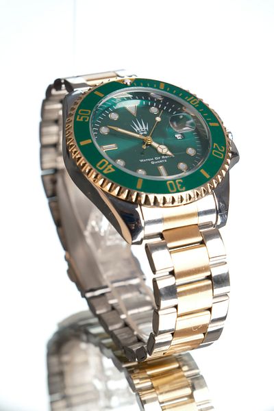 WATCHOFROYAL Titan Silver Gold Green Wristwatch