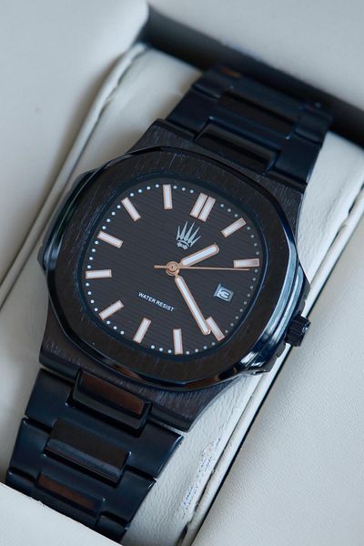 WATCHOFROYAL Vector Rose Black Steel Wrist Watch