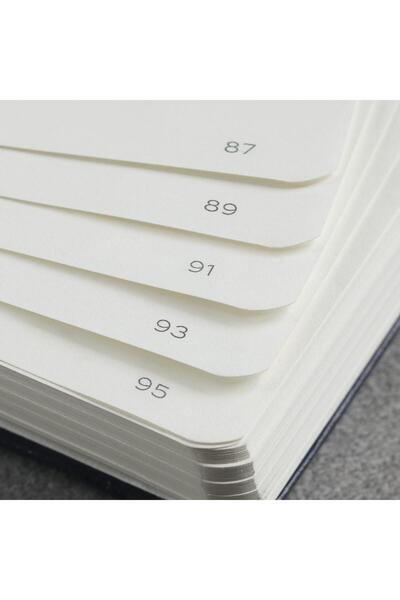 Leuchtturm1917 Composition Notebook, B5, Yumuşak Kapak, 123 Sayfa Not Defteri, Noktalı, Black 349298