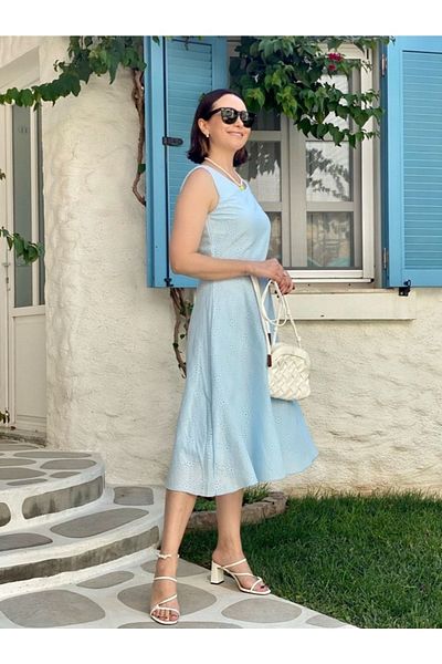 BEBE PLUS Rochie de damă cu decolteu rotund, fără mâneci, cu cordon