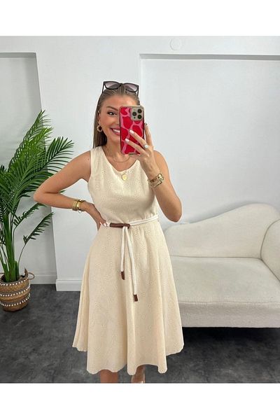 BEBE PLUS Rochie de damă cu decolteu roșu fără mâneci cu șnur