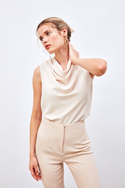 Sateen Degaje Yaka Kolsuz Bluz